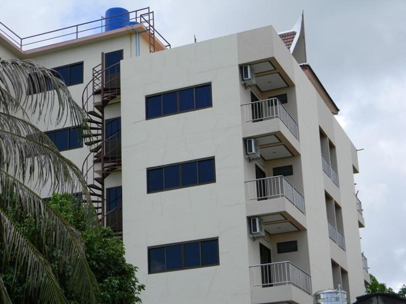 G&B Guesthouse Patong Exteriör bild