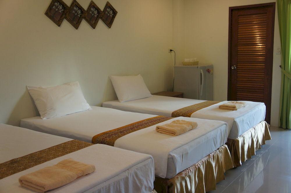 G&B Guesthouse Patong Exteriör bild