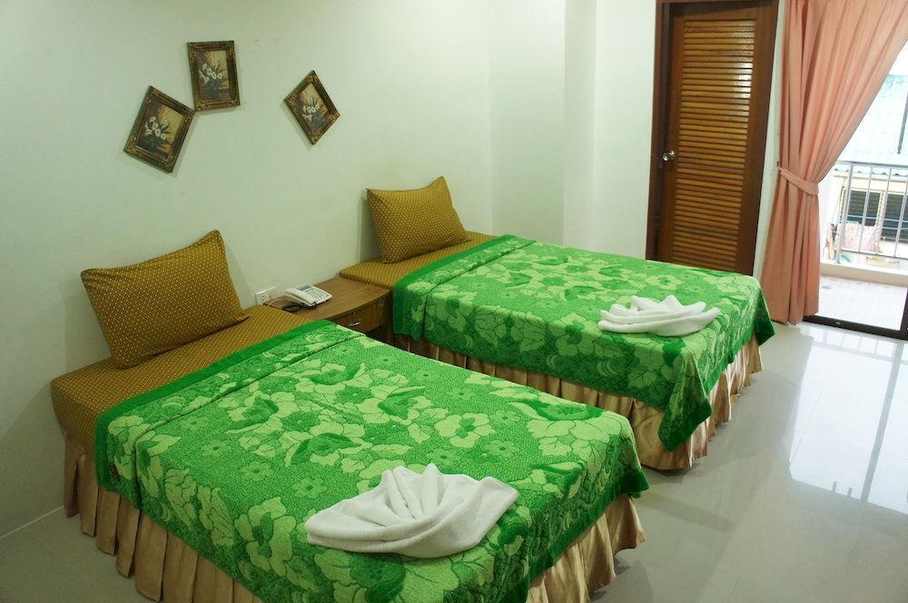 G&B Guesthouse Patong Exteriör bild