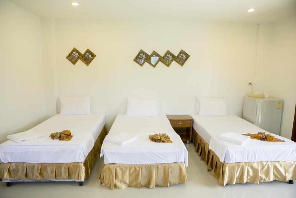 G&B Guesthouse Patong Exteriör bild