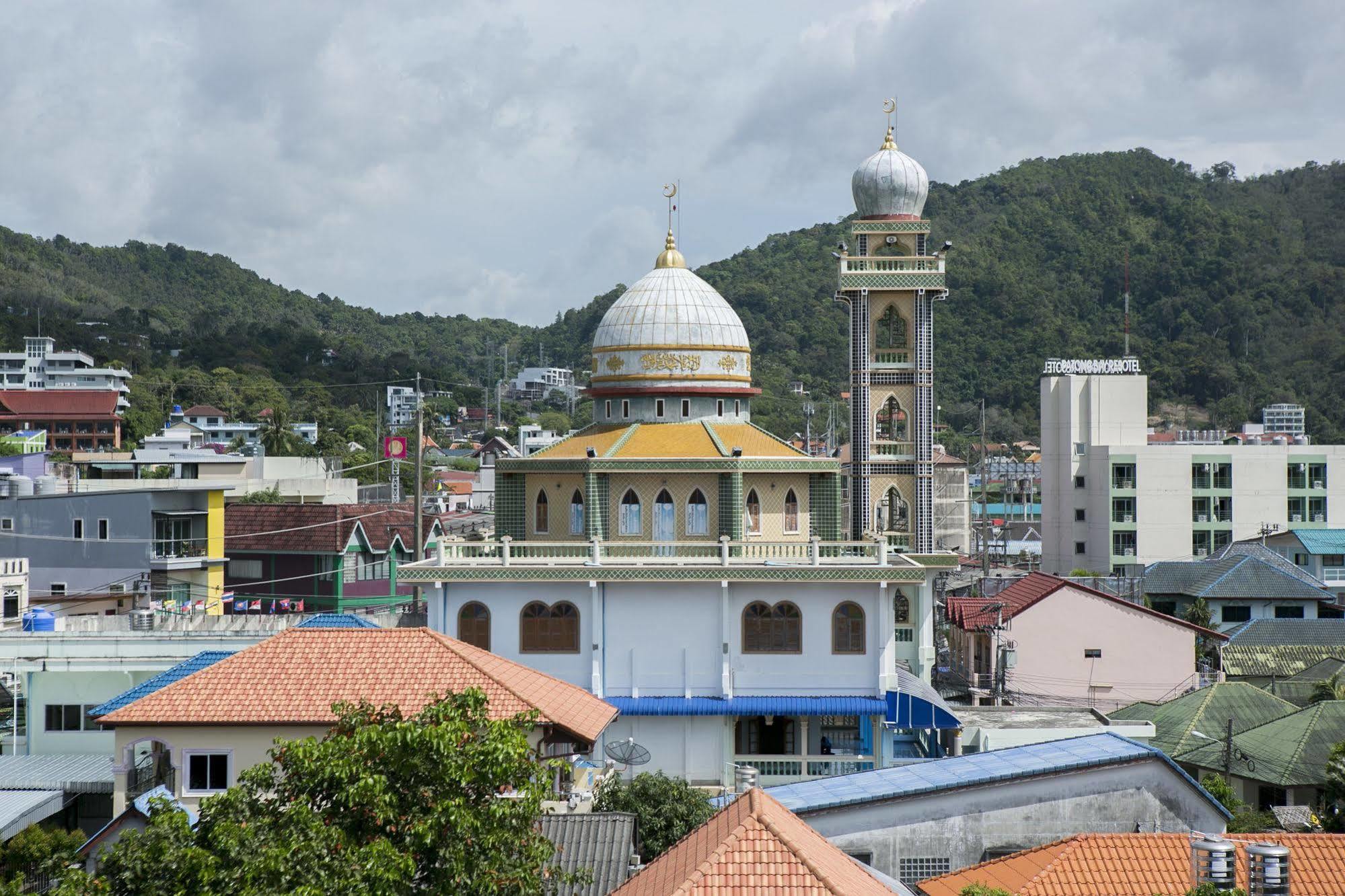 G&B Guesthouse Patong Exteriör bild