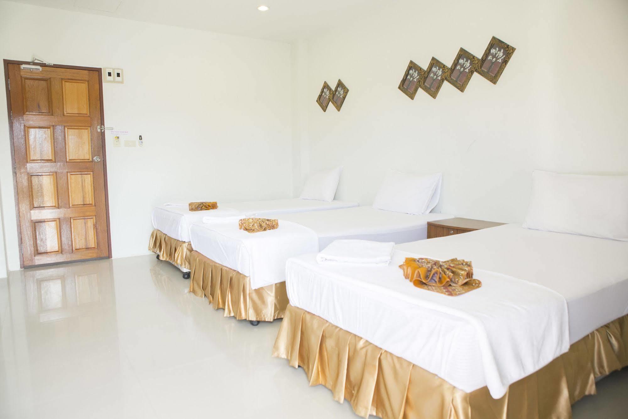 G&B Guesthouse Patong Exteriör bild