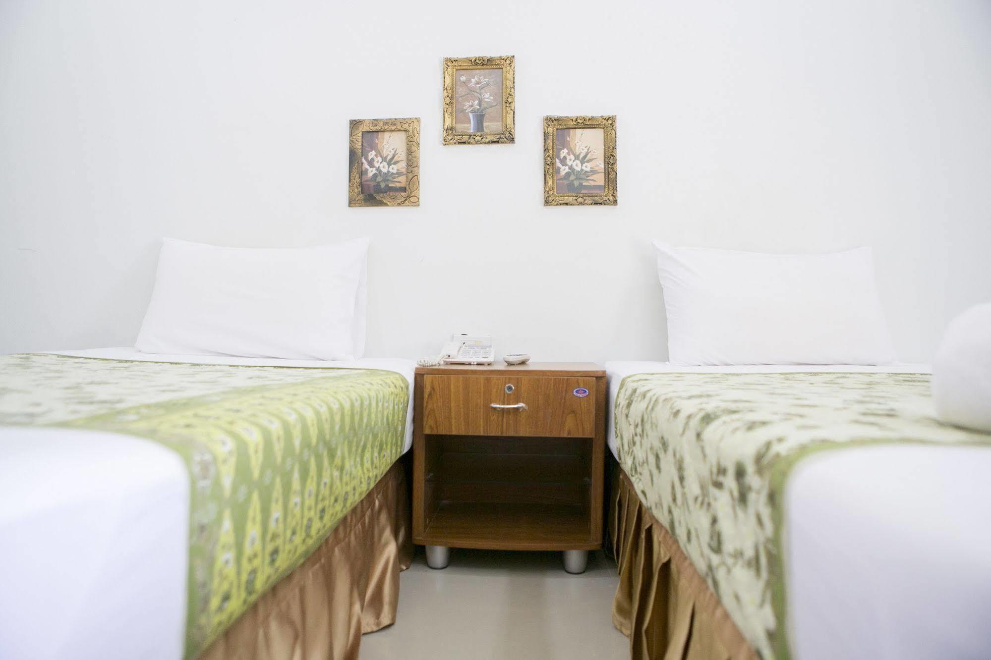 G&B Guesthouse Patong Exteriör bild