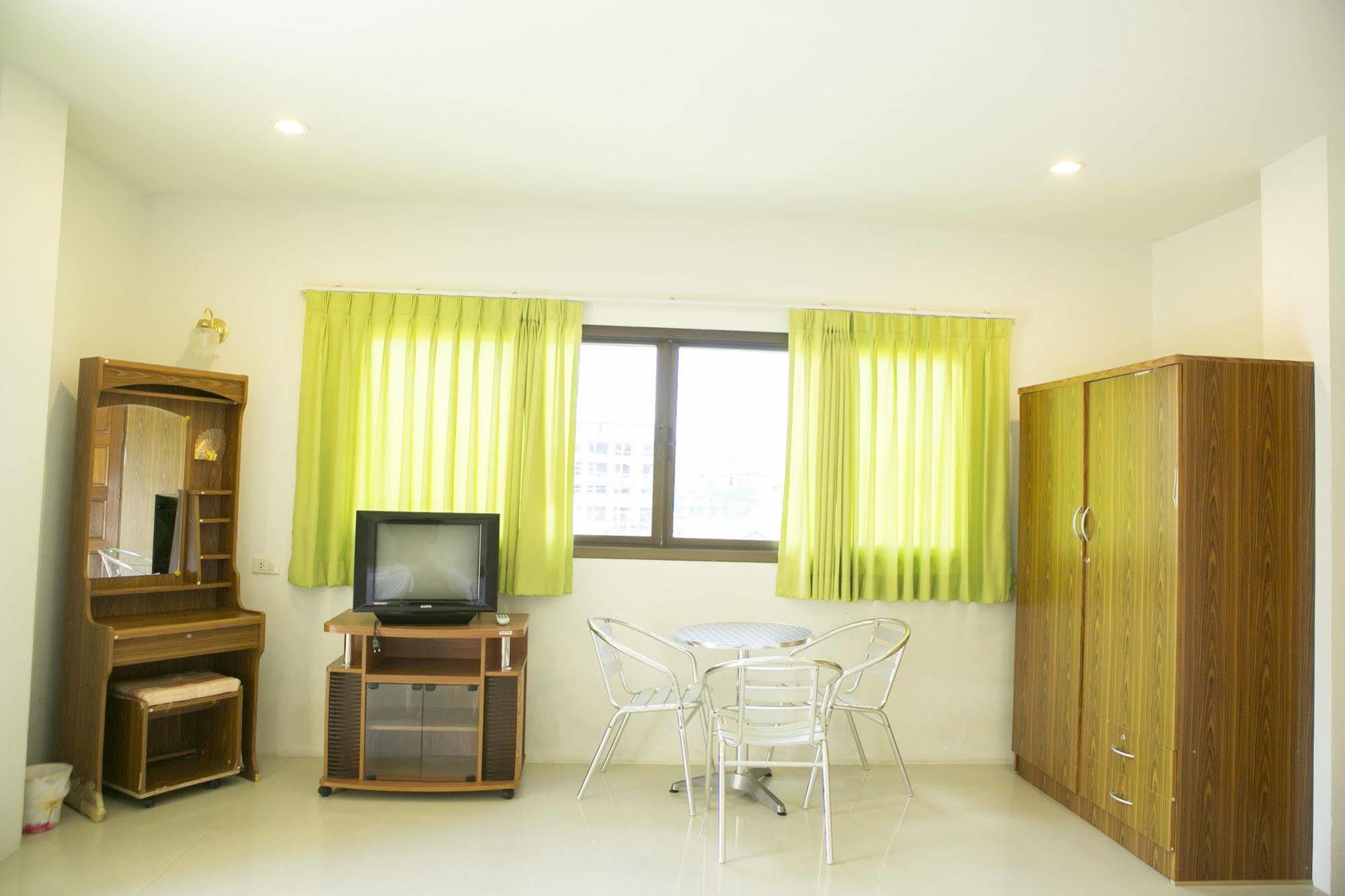 G&B Guesthouse Patong Exteriör bild