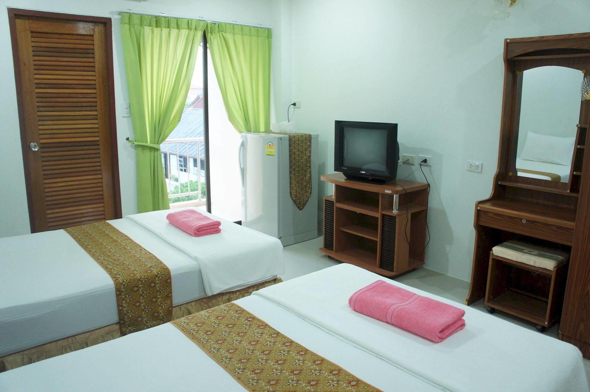 G&B Guesthouse Patong Exteriör bild